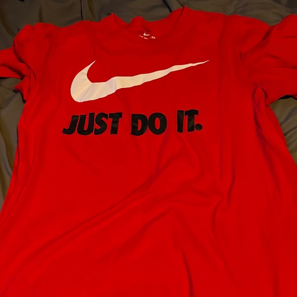 Nike T-Shirt - Picture 1 of 1